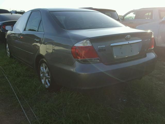 4T1BF30K35U607547 - 2005 TOYOTA CAMRY LE GRAY photo 3