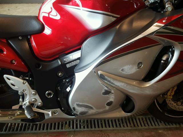 JS1GX72B0G2100688 - 2016 SUZUKI GSX1300 RA RED photo 7