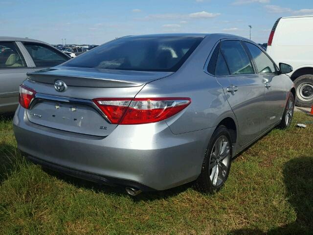4T1BF1FKXHU443200 - 2017 TOYOTA CAMRY LE ვერცხლისფერი ფოტო 4
