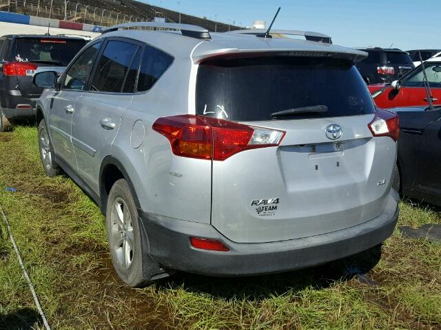 2T3WFREVXFW231445 - 2015 TOYOTA RAV4 XLE SILVER photo 3