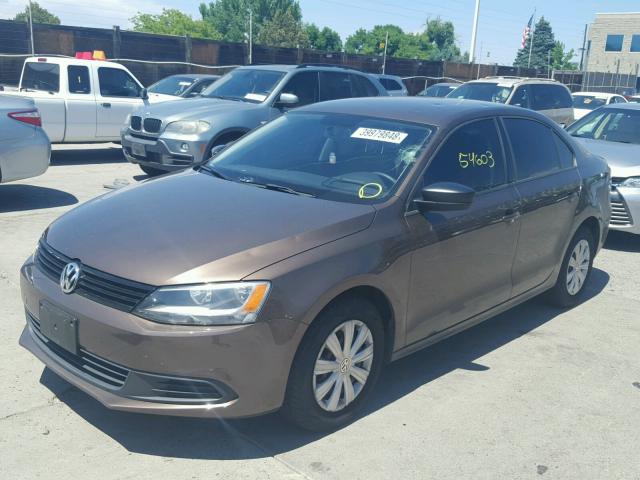 3VW2K7AJXEM406291 - 2014 VOLKSWAGEN JETTA BASE 棕色 照片 2