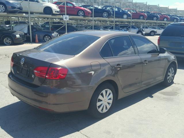 3VW2K7AJXEM406291 - 2014 VOLKSWAGEN JETTA BASE 棕色 照片 4