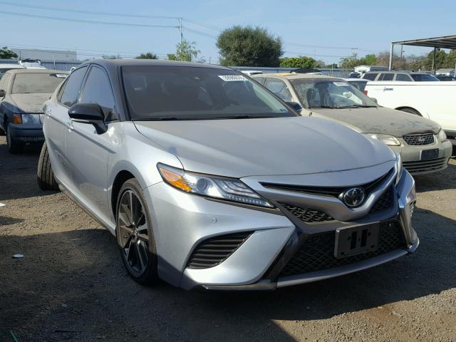 4T1B61HKXJU095983 - 2018 TOYOTA CAMRY XSE SILVER photo 1