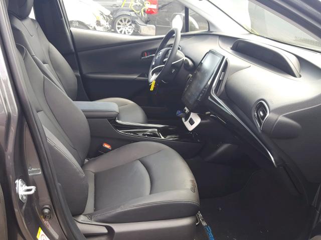 JTDKARFP7H3052153 - 2017 TOYOTA PRIUS PRIM 灰色 照片 5