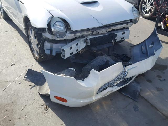 1FAHP60A22Y130348 - 2002 FORD THUNDERBIR WHITE photo 9