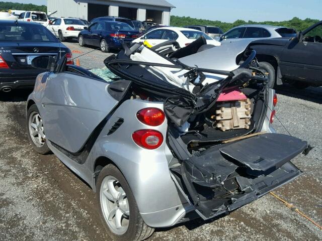 WMEEK3BA8FK832904 - 2015 SMART FORTWO PAS 银色 照片 3