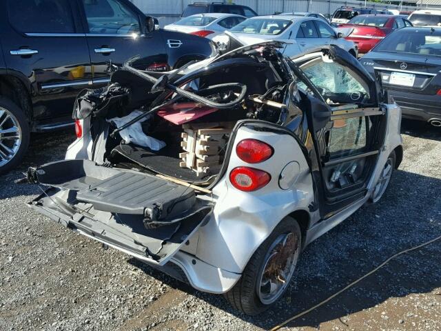 WMEEK3BA8FK832904 - 2015 SMART FORTWO PAS 银色 照片 4