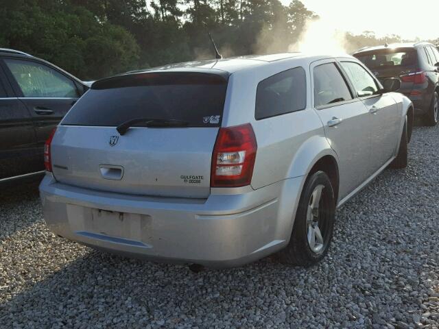 2D4FV47T08H111757 - 2008 DODGE MAGNUM SILVER photo 4