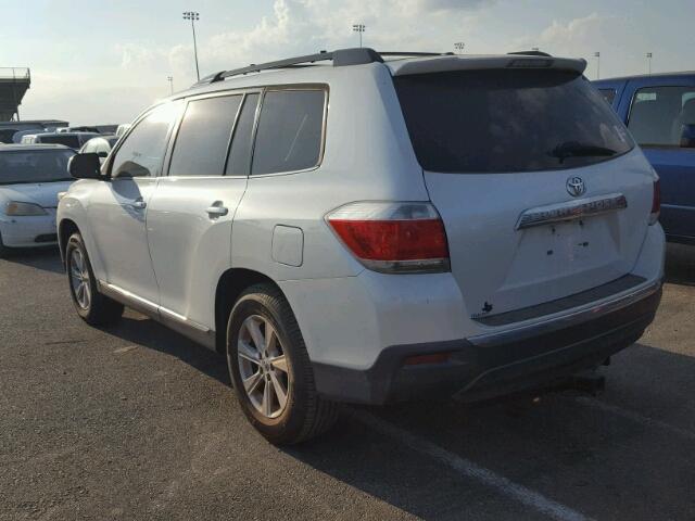 5TDZK3EH7BS031389 - 2011 TOYOTA HIGHLANDER WHITE photo 3