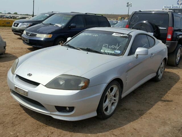 KMHHN65F35U154976 - 2005 HYUNDAI TIBURON SILVER photo 2