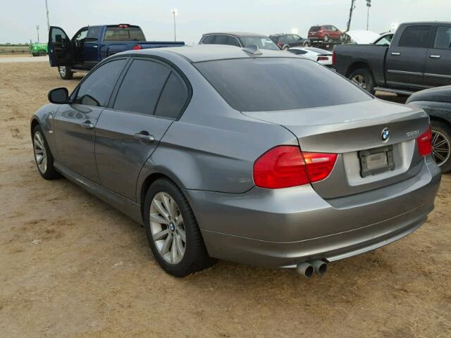 WBAPH5G59BNM78927 - 2011 BMW 328 GRAY photo 3