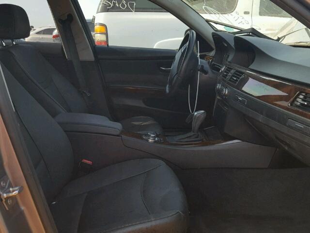 WBAPH5G59BNM78927 - 2011 BMW 328 GRAY photo 5