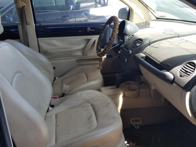 3VWCK21C42M406033 - 2002 VOLKSWAGEN NEW BEETLE 蓝色 照片 5