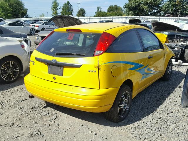 1FAFP31NX6W148220 - 2006 FORD FOCUS YELLOW photo 4