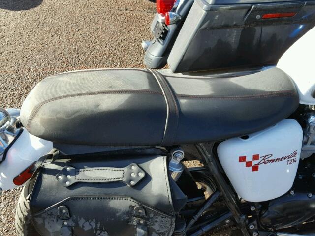 SMT910K14FT673795 - 2015 TRIUMPH MOTORCYCLE BONNEVILLE TWO TONE photo 6
