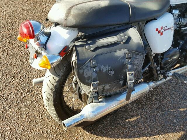 SMT910K14FT673795 - 2015 TRIUMPH MOTORCYCLE BONNEVILLE TWO TONE photo 9