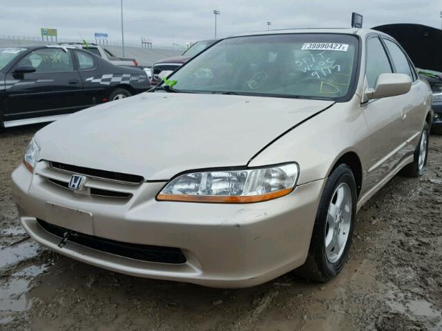 1HGCG1651YA013316 - 2000 HONDA ACCORD EX GOLD photo 2