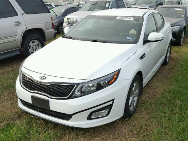 5XXGM4A72FG447555 - 2015 KIA OPTIMA LX WHITE photo 2