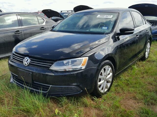 3VWD07AJ9EM360855 - 2014 VOLKSWAGEN JETTA SE BLACK photo 2