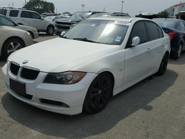 WBAVC53598FZ82389 - 2008 BMW 328 I SULE WHITE photo 2