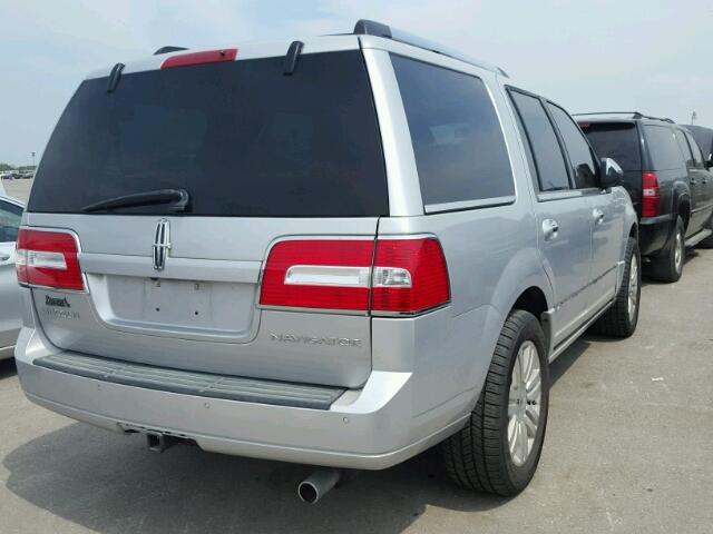 5LMJJ2H56EEL01856 - 2014 LINCOLN NAVIGATOR SILVER photo 4