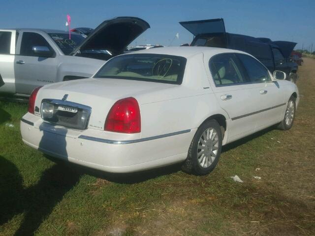 1LNHM82WX3Y635011 - 2003 LINCOLN TOWN CAR WHITE photo 4