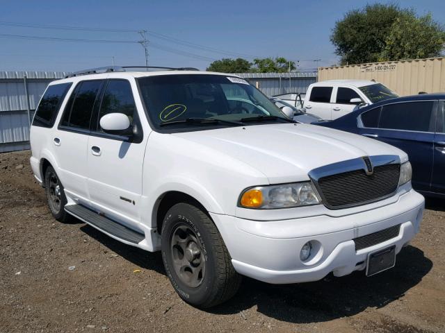 5LMEU27A11LJ04624 - 2001 LINCOLN NAVIGATOR WHITE photo 1