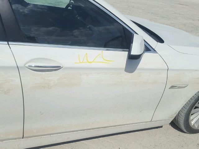 WBAFR7C57DC819167 - 2013 BMW 535 WHITE photo 9