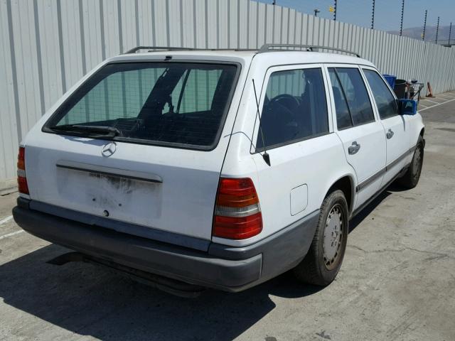 WDBEA90D2JF082403 - 1988 MERCEDES-BENZ 300 TE WHITE photo 4