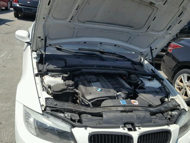 WBAPH73539E128138 - 2009 BMW 328 I WHITE photo 7