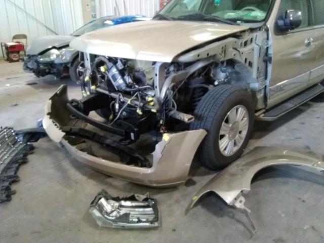 5LMFU28518LJ10097 - 2008 LINCOLN NAVIGATOR TAN photo 9