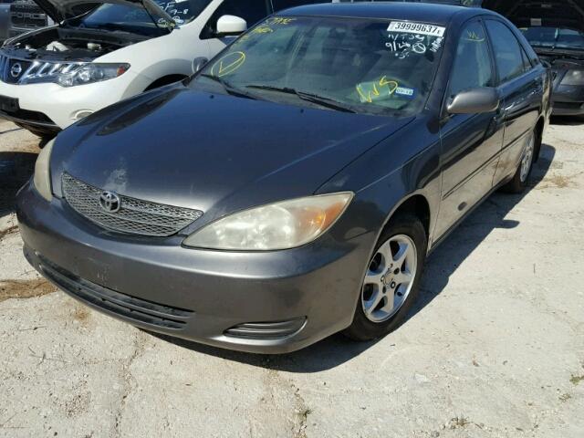 4T1BE32K13U681336 - 2003 TOYOTA CAMRY LE GRAY photo 2