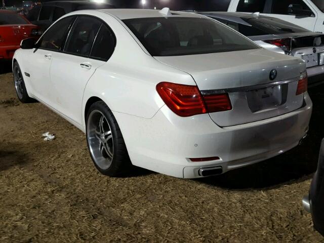 WBAKA83539CY34185 - 2009 BMW 750 I WHITE photo 3