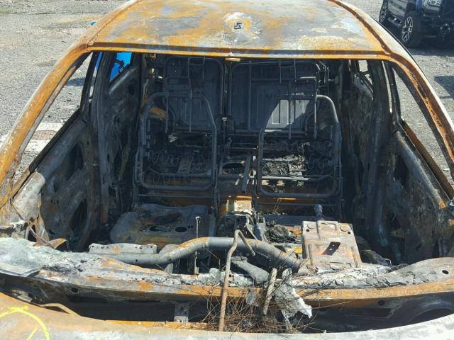 KL1TD6DE2AB048963 - 2010 CHEVROLET AVEO LS SILVER photo 10