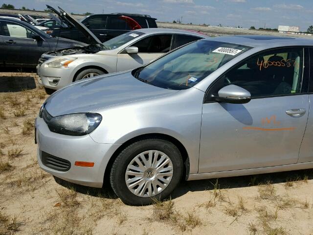 WVWDB7AJ9DW130910 - 2013 VOLKSWAGEN GOLF 银色 照片 9