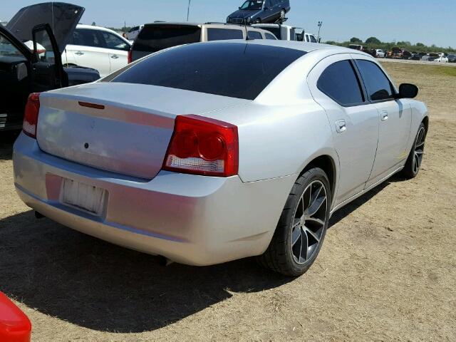 2B3KA53H18H201869 - 2008 DODGE CHARGER SILVER photo 4