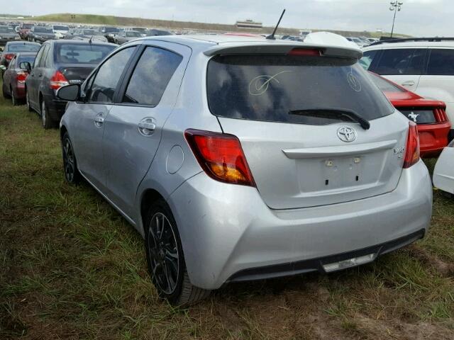 VNKKTUD3XFA022657 - 2015 TOYOTA YARIS GRAY photo 3