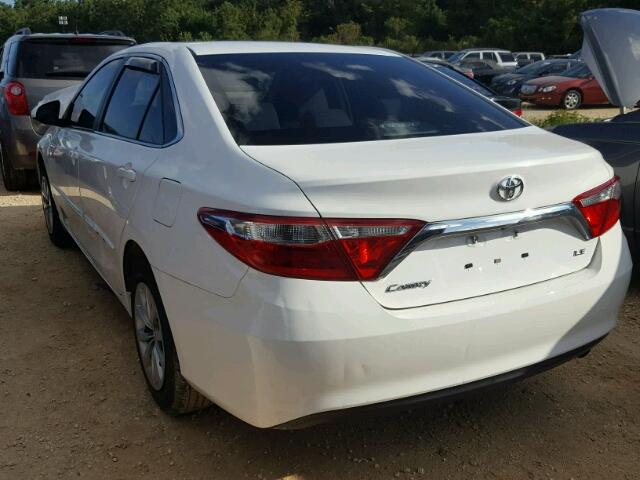 4T1BF1FK4GU164338 - 2016 TOYOTA CAMRY LE WHITE photo 3