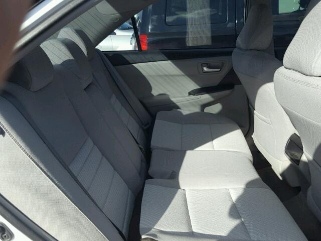 4T1BF1FK4GU164338 - 2016 TOYOTA CAMRY LE 白色 照片 6