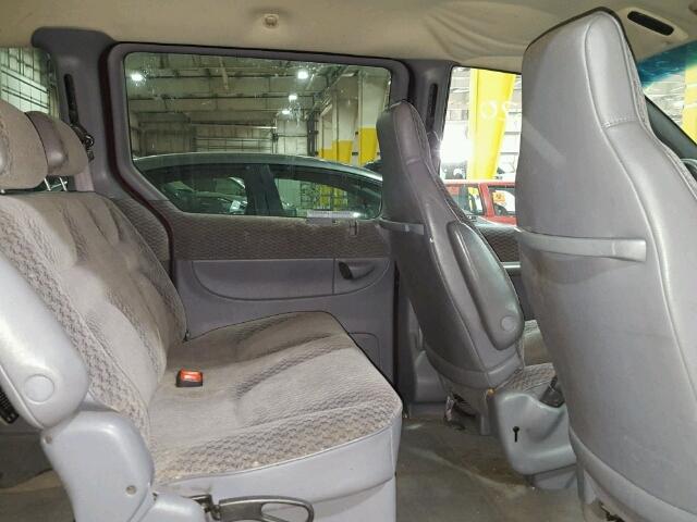 2C4GJ44G8YR761113 - 2000 CHRYSLER GRAND VOYA Bənövşəyi foto 6