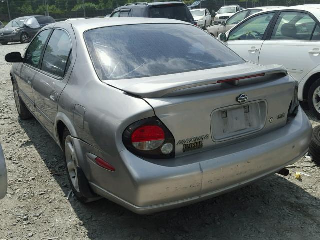 JN1CA31A01T101108 - 2001 NISSAN MAXIMA GXE SILVER photo 3