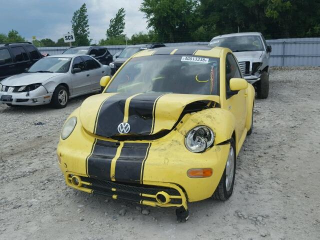 3VWCA21C1YM462099 - 2000 VOLKSWAGEN NEW BEETLE 黄色 照片 2