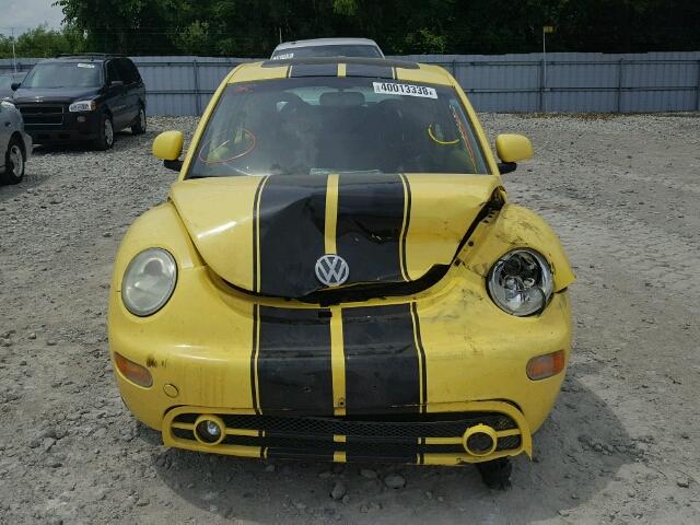 3VWCA21C1YM462099 - 2000 VOLKSWAGEN NEW BEETLE 黄色 照片 9