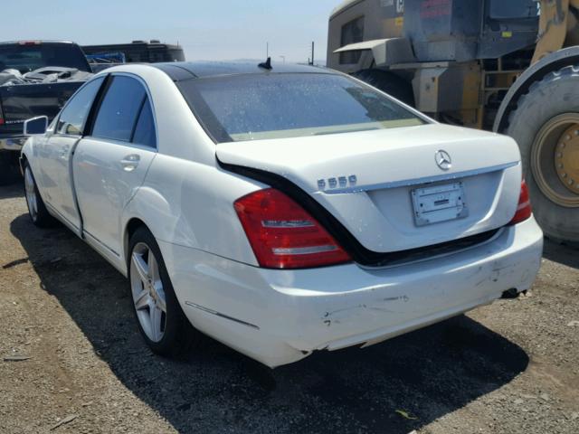 WDDNG7BB0AA331087 - 2010 MERCEDES-BENZ S 550 WHITE photo 3