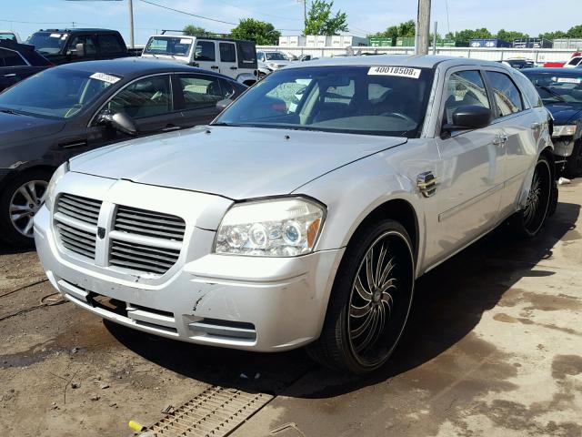 2D4FV48T95H680228 - 2005 DODGE MAGNUM SE SILVER photo 2