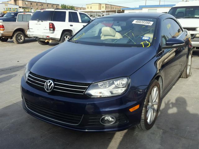 WVWBW7AH2CV003557 - 2012 VOLKSWAGEN EOS KOMFOR ლურჯი ფოტო 2