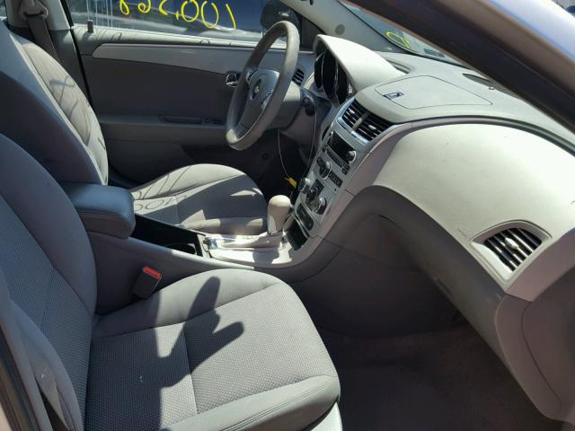 1G1ZB5E17BF249730 - 2011 CHEVROLET MALIBU LS ვერცხლისფერი ფოტო 5