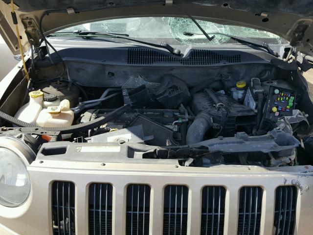 1J4FT47A59D219530 - 2009 JEEP COMPASS SP GOLD photo 7