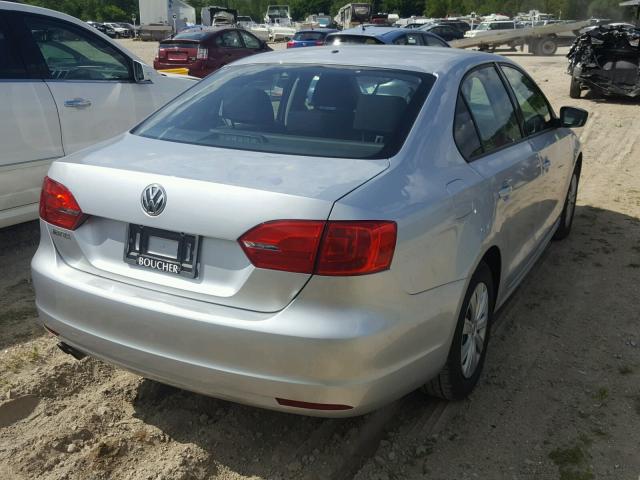 3VW1K7AJ2EM331159 - 2014 VOLKSWAGEN JETTA BASE SILVER photo 4