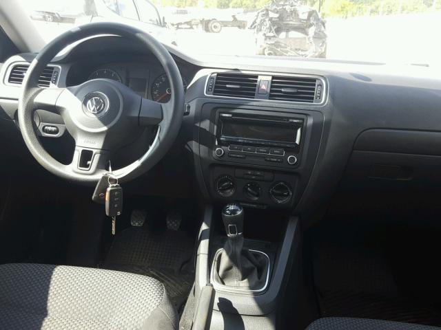 3VW1K7AJ2EM331159 - 2014 VOLKSWAGEN JETTA BASE SILVER photo 9